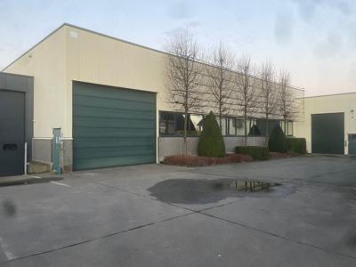 Ruim magazijn (634m²) te huur in Boechout