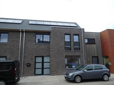 Ruime nieuwbouwwoning met garage en tuin