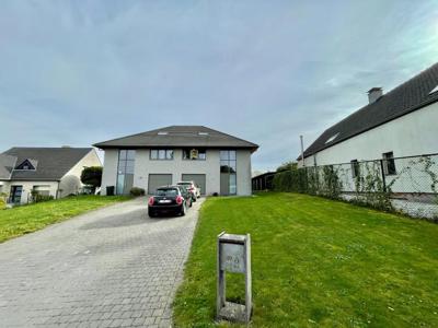 Te huur, uiterst rustig gelegen halfopen woning met prach...