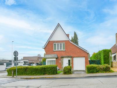 Te renoveren vrijstaande woning nabij Lendelede centrum