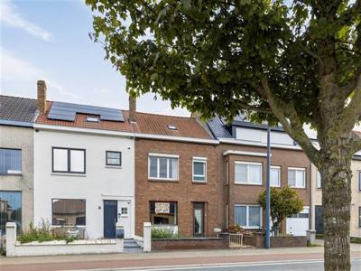 Te renoveren woonhuis met 4 slaapkamers te Stene