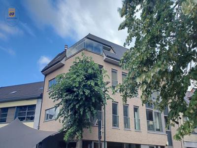 TOP appartement met 3 slaapkamers gelegen op het dorpsplein