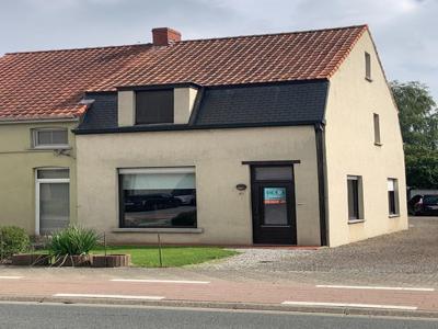 WOONHUIS MET TWEE SLAAPKAMERS - GARAGE EN TUIN