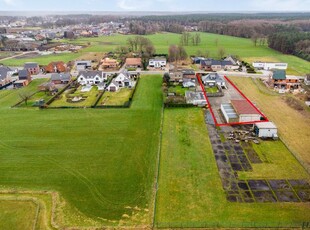 RUIME VILLA MET 430 M² WERKPLAATSEN OP 26,37 ARE