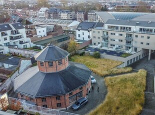 Een aangenaam en ruim appartement te Halle!