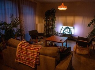 Gelijkvloers appartement met terras te huur