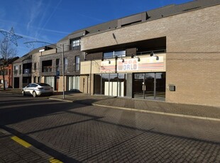 Handelspand 580 m² + magazijn te centrum Putte