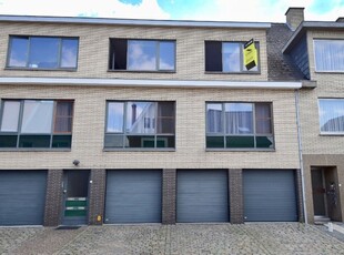 Opgefrist 2-slpkamerappartement, vlakbij centrum