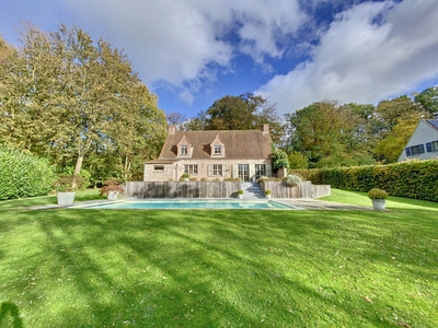 Splendide villa située dans le Bois de Mai