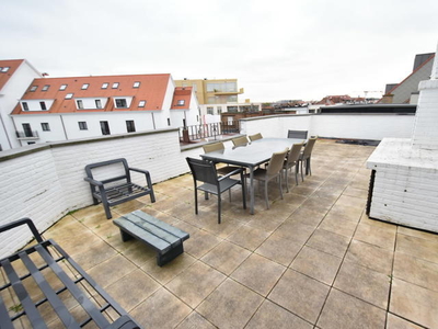 ZONGERICHTE PENTHOUSE-DUPLEX IN EEN KLEINSCHALIGE RESIDENTIE