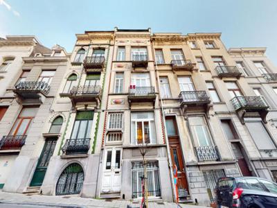 JOURDAN / FLAGEY - TERRASSE - JARDIN - GRAND VOLUME