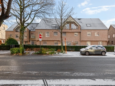 Instapklaar dakappartement met 2 slaapkamers, terras en garage.