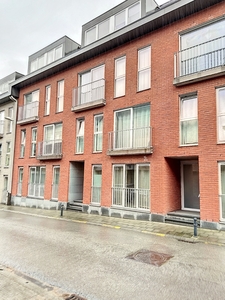 Leuk dakappartement van +/-70m² met 2 slaapkamers.