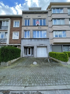 Ruime duplex met 4 slaapkamers - rustige buurt.