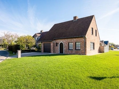 Landelijke villa met 5 slaapkamers in het rustige Kanegem