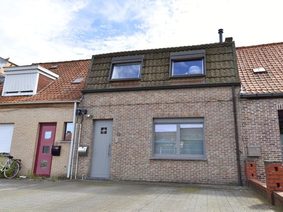 Rijwoning met 3 slaapkamers, tuin en private parkeerplaatse