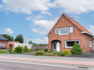 Leuke woning met groot werkhuis in Hombeek te koop!