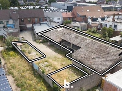 Renovatieproject stockageruimte (221 m²) en parkeerplaatsen