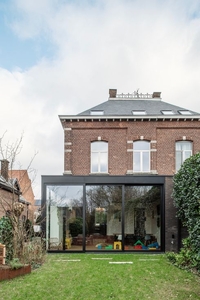 Centraal gelegen historische woning te huur (bemeubeld)