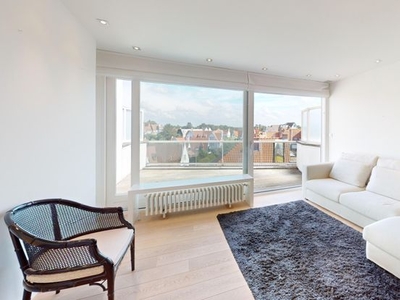 Centraal gelegen penthouse appartement met grote zonneter...