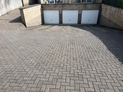 Garage in Gebouw