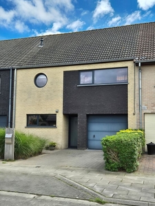 Hedendaagse rijwoning met 4 slaapkamers en inpandige garage