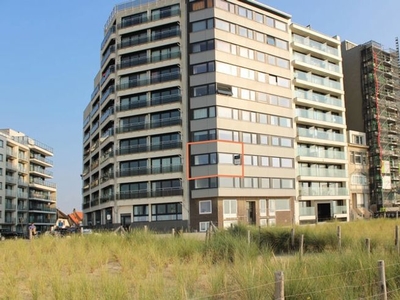 Modern hoekappartement met zeezicht te Westende