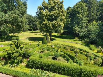 Vernieuwde studio in groene omgeving