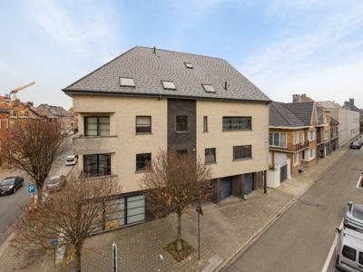 Duplex appartement met 2 slaapkamers en terras.