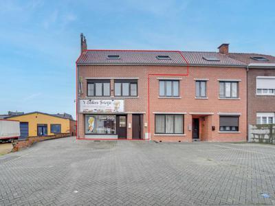 Handelspand met appartement te koop te Tongeren