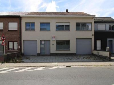 RUIME MODERNE WONING MET LOODS