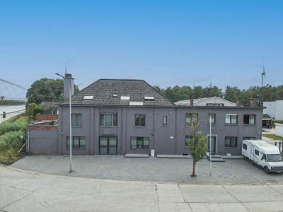 Uniek handelspand met duplex woning en veel opportuniteiten!