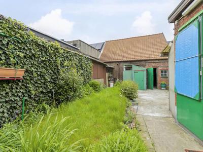 Woning te koop in Berendrecht met garage aan de achterzijde