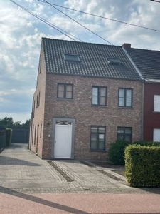 Prachtig duplex met 3 slaapkamers, terras en garage