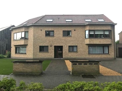 Ruim hoekappartement met 2 slaapkamers en garage