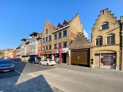 Volledig gerenoveerd appartement (140m²) met 2 slaapkamers