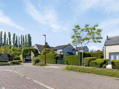 Woning rustig gelegen in residentiële wijk.