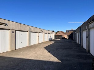 Afgesloten garagebox in garagecomplex Steenhove II