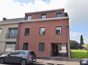 Gerenoveerd appartement met garage en stadstuintje