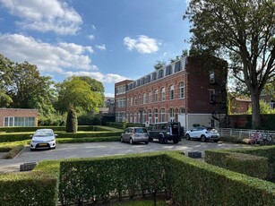 Lichtrijke bemeubelde studio te huur in centrum Leuven