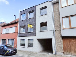 Modern appartement met terras en autostaanplaats te centrum