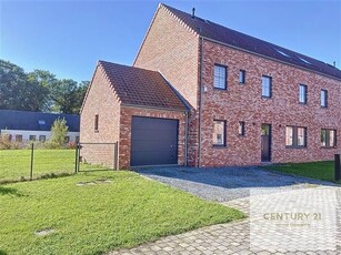 (Petit BAULERS) huis met 3 gevels op het zuiden, 3 slaapkame