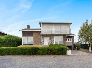 Villa met 4 slaapkamers in Izegem