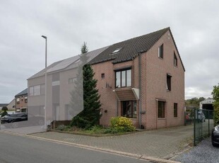 WONING HALFOPEN BEBOUWING