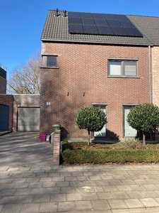 Recente woning in rustige straat