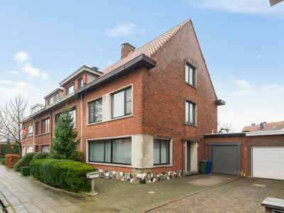 Woning op topligging vlakbij jachthaven en Sint-Annastrand