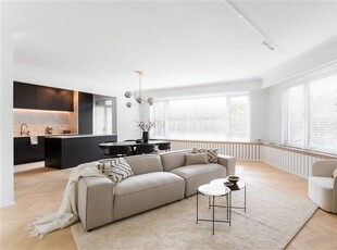 Luxe gerenoveerd 3-slpk appartement (134m²) in het hart van