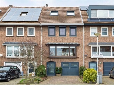 Verzorgde EW met tuin, garage en 3 slaapkamers