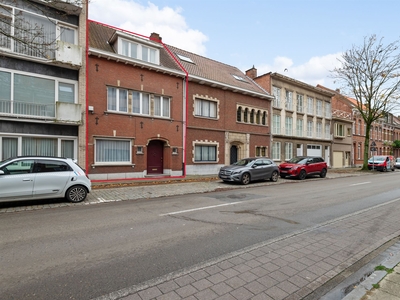 Verrassend ruime en karaktervolle woning met stadstuin en optionele garage