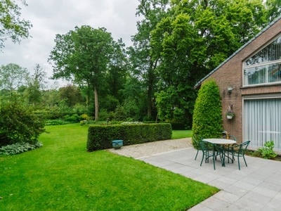 Villa met prachtige parktuin